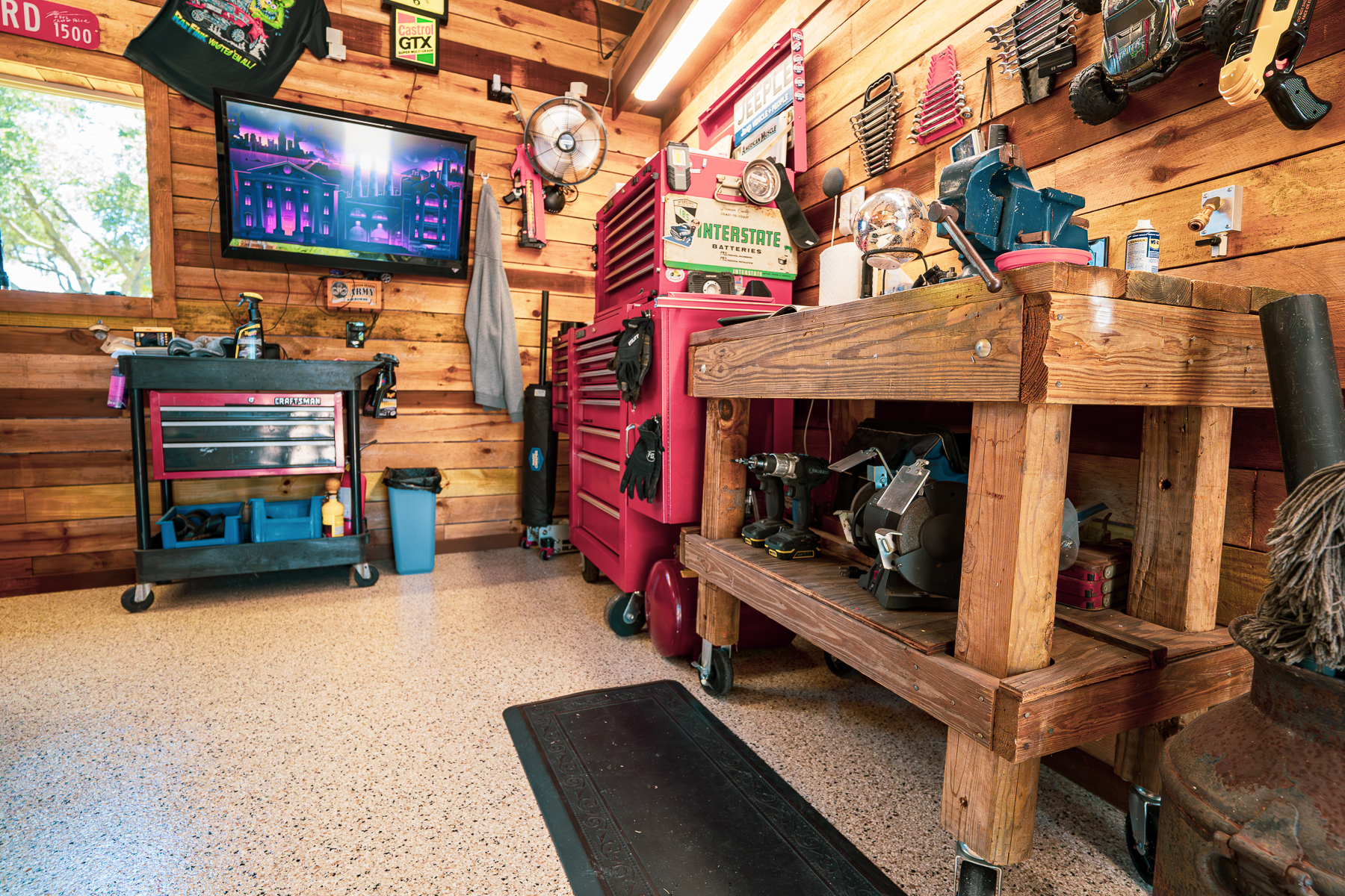 Custom workshop bench for your garage living space